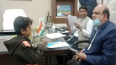 Photo of आवास तो मिल गया, लेकिन अब घरवाली की तलाश में ये ढाई फिट का शख्स