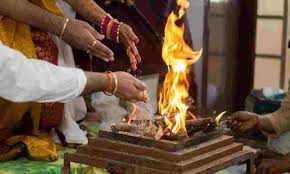 Photo of क्यों बोला जाता है हवन के समय स्वाहा, जानिए सदियों पुरानी इस परंपरा की मान्यताएं