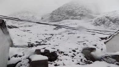 Photo of उत्तराखंड में भारी बर्फबारी से आफत ,  हेमकुंड साहब की यात्रा पर जिला प्रशासन ने लगाई रोक