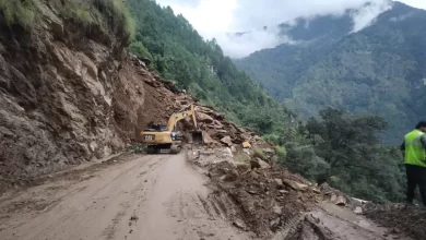 Photo of उत्तराखंड : भूस्खलन से 184 सड़कें बंद,  जगग-जगह फंसे यात्री हुए परेशान