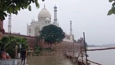 Photo of ताजमहल तक पहुंची यमुना, शहरी इलाकों में घुसा पानी