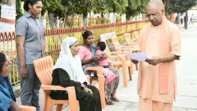 Photo of जनता दरबार में सीएम योगी के दिखे सख्त तेवर, अधिकारियों को दिए यह खास निर्देश…